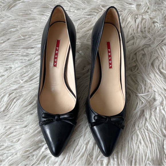 Prada Black Leather Bow Logo Pointed Toe High Heel Pumps EUC Size 38 - Picture 5 of 12